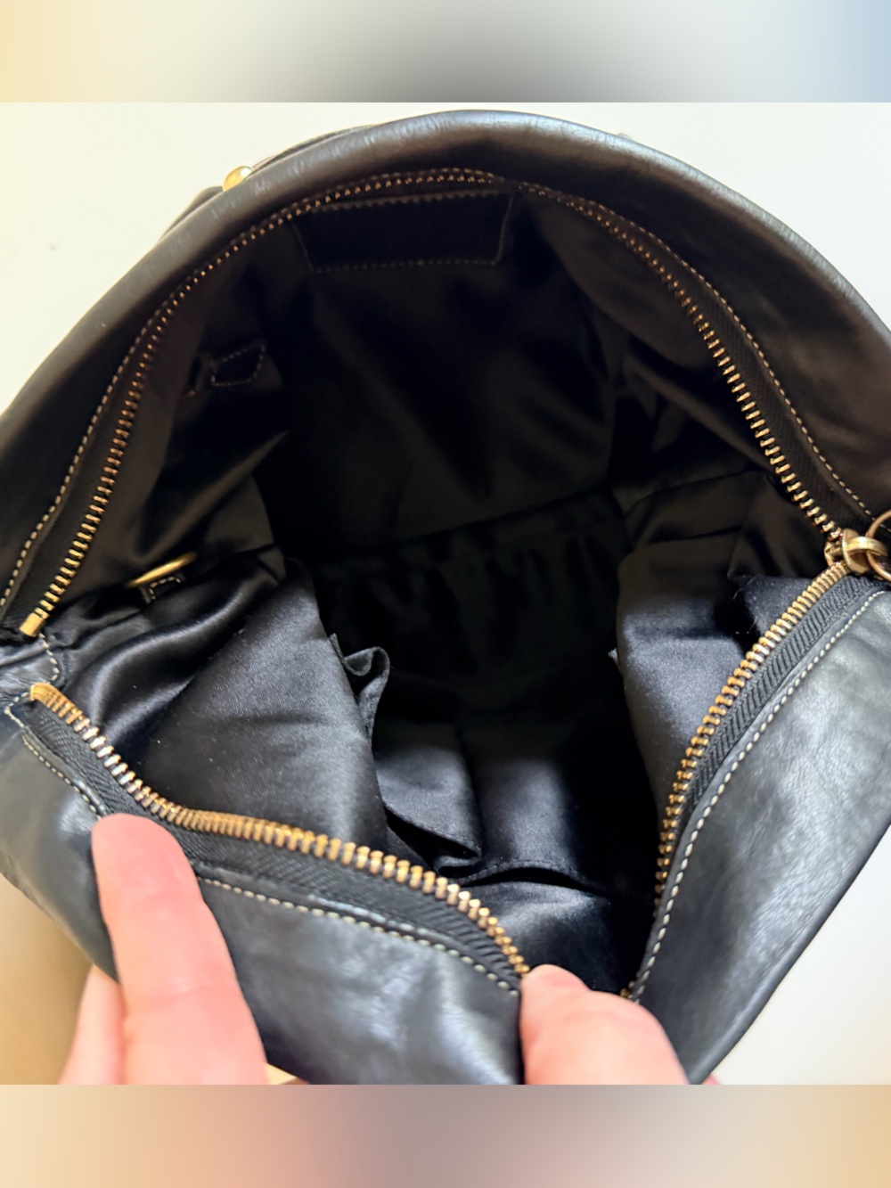 Coach Hampton Buckle Hobo Leather Shoulder Bag with brass Hardware - Picture 3 of 6